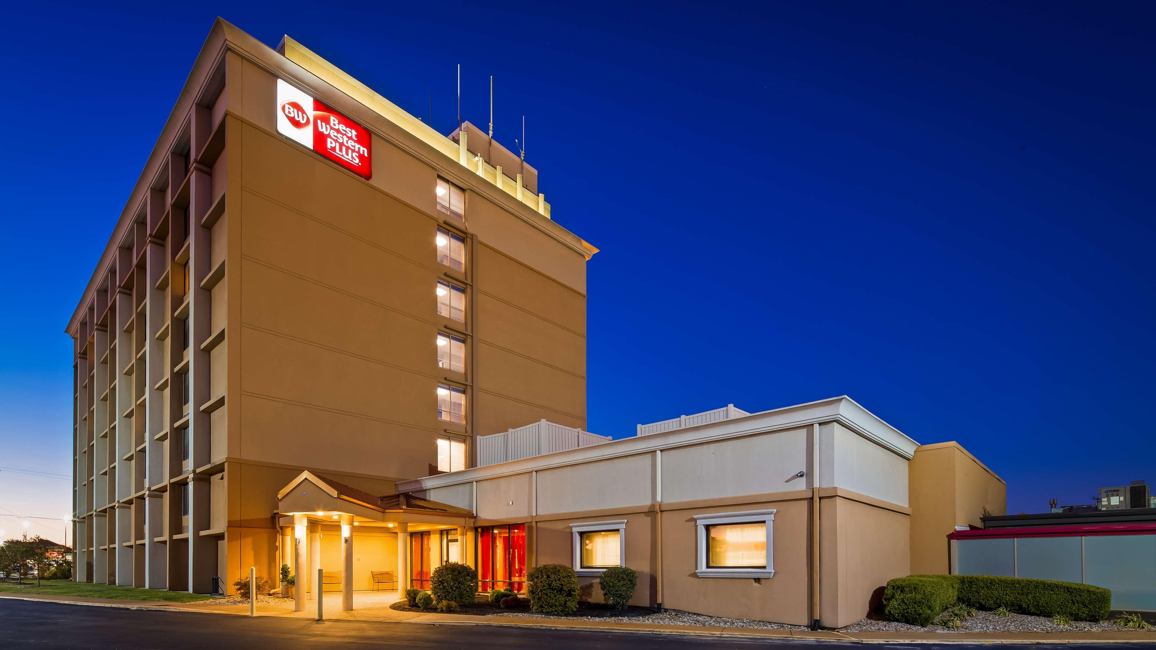 Best Western Plus The Charles Hotel Saint Charles Exterior photo