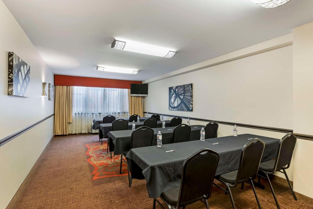 Best Western Plus The Charles Hotel Saint Charles Exterior photo