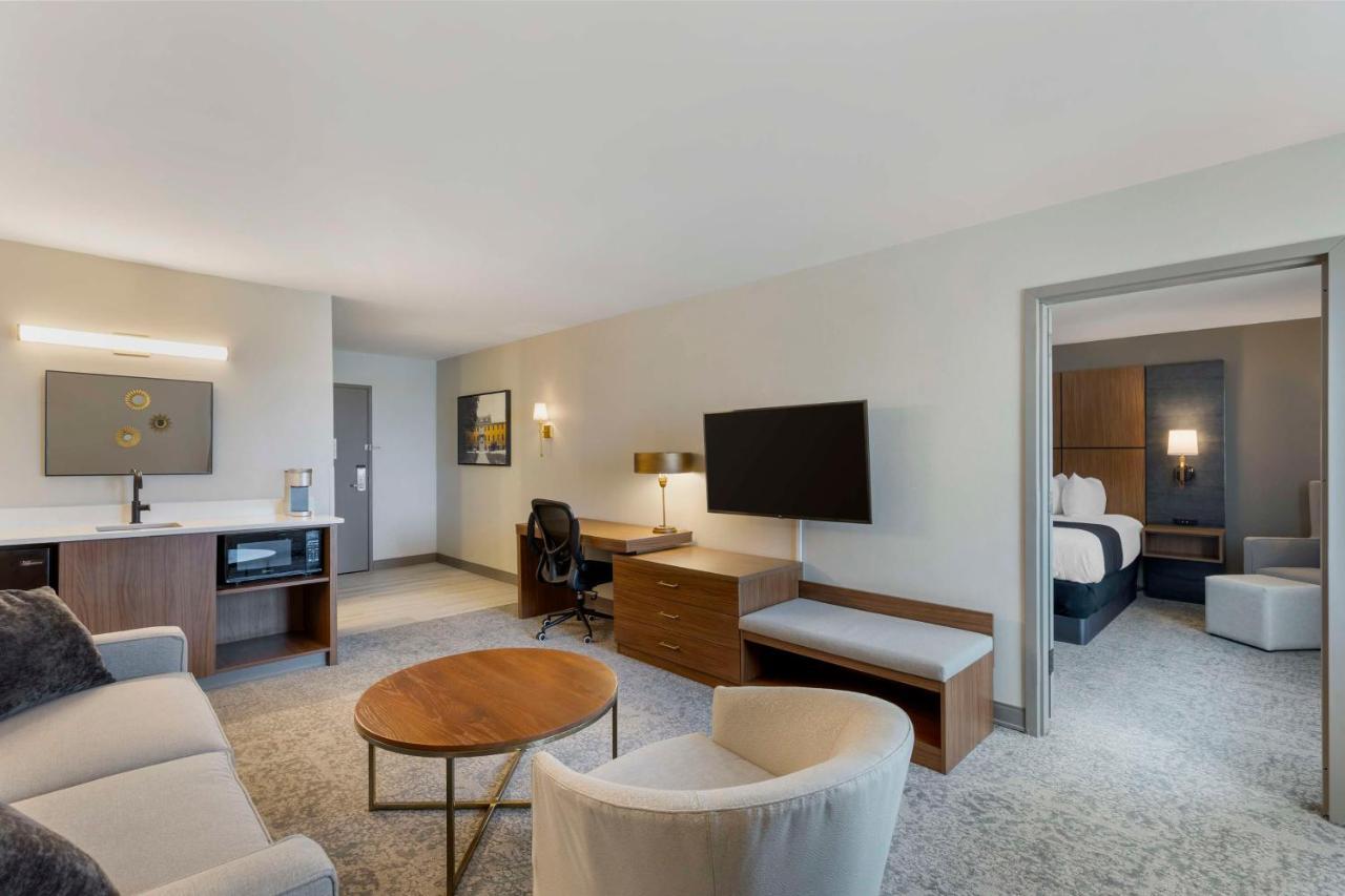 Best Western Plus The Charles Hotel Saint Charles Exterior photo