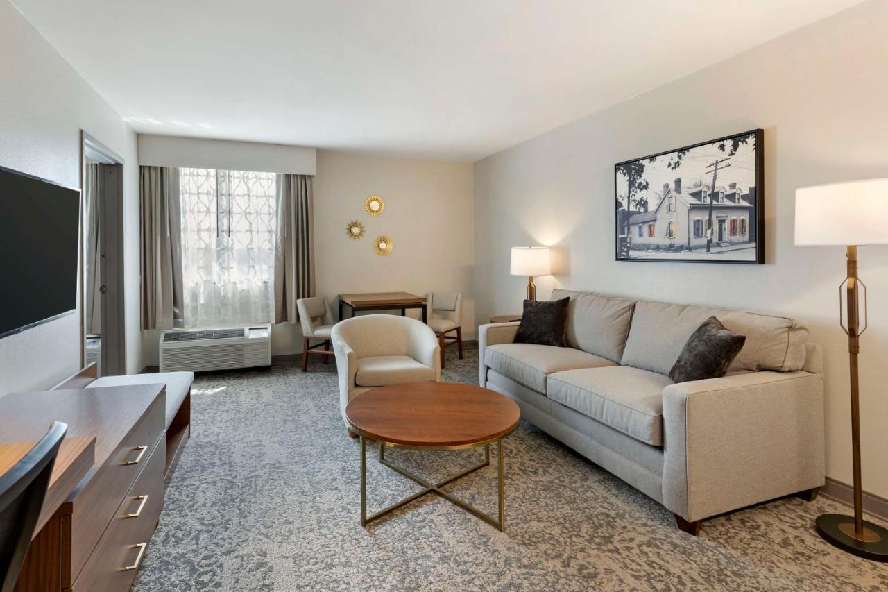 Best Western Plus The Charles Hotel Saint Charles Exterior photo