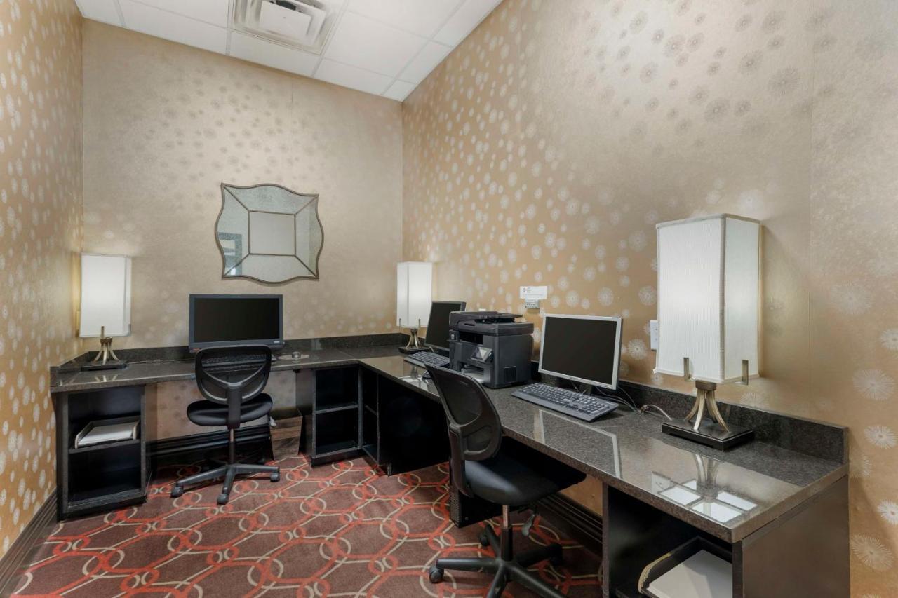 Best Western Plus The Charles Hotel Saint Charles Exterior photo
