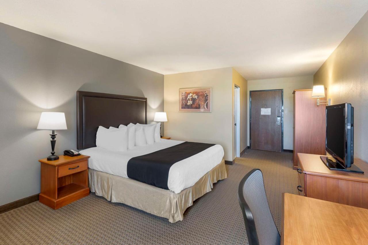 Best Western Plus The Charles Hotel Saint Charles Exterior photo