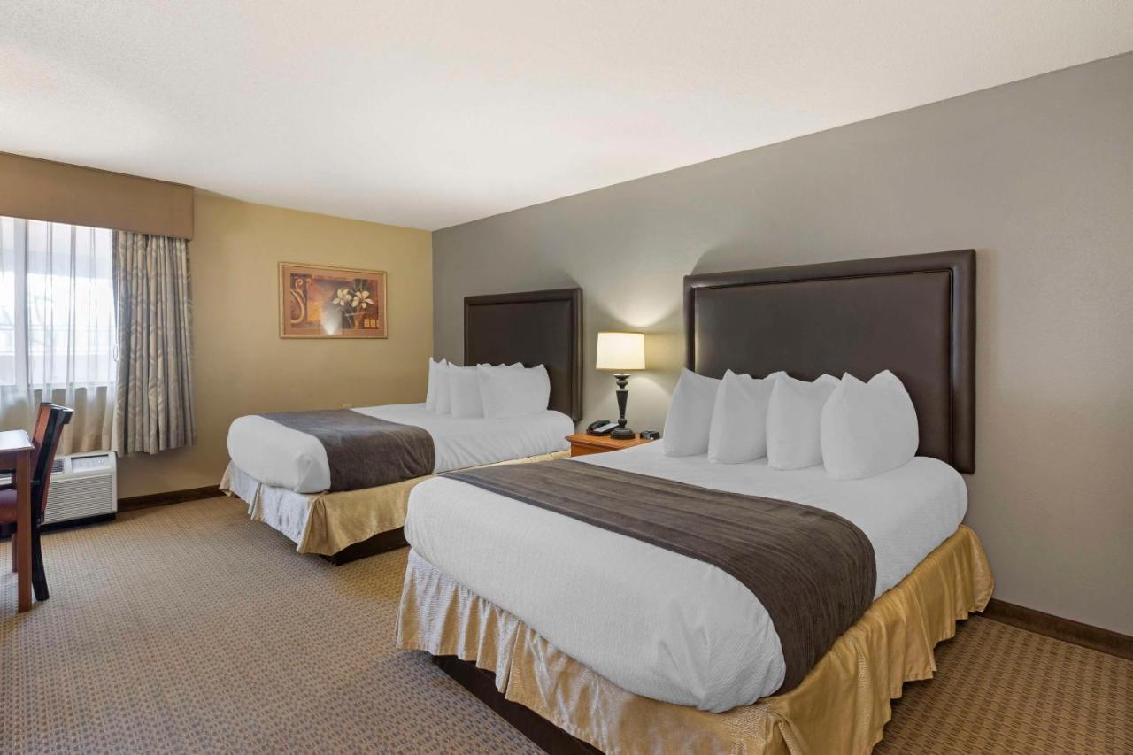 Best Western Plus The Charles Hotel Saint Charles Exterior photo