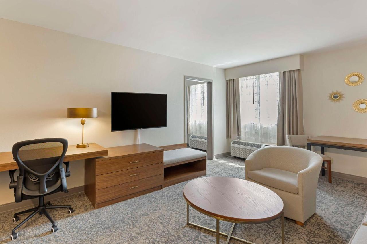 Best Western Plus The Charles Hotel Saint Charles Exterior photo